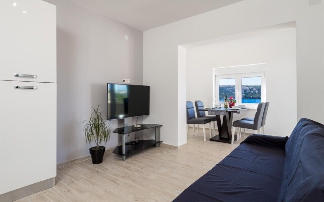 Awesome Apartment in Stara Novalja With 2 Bedrooms and Wifi