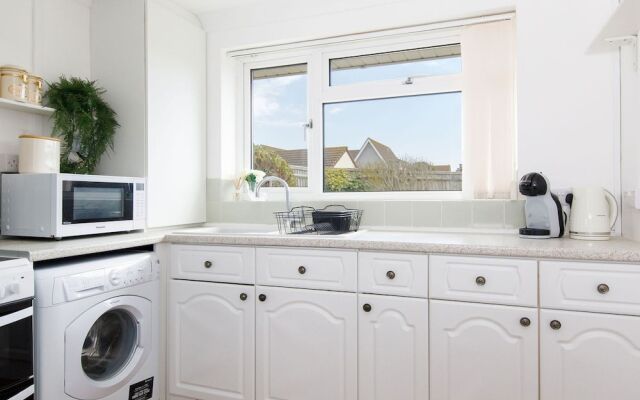 Seaside Retreat 2 Mins to Beach