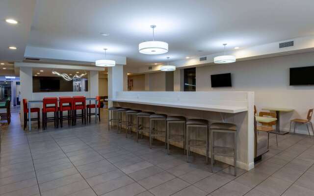 La Quinta Inn & Suites by Wyndham Tulsa Downtown/Route 66