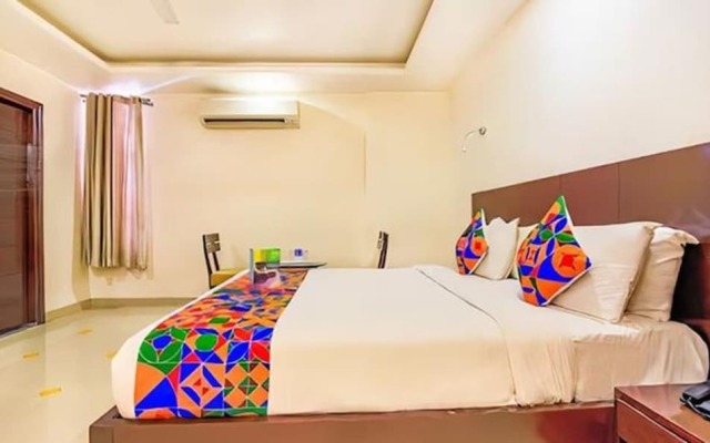 FabHotel Tipsyy Inn Suites