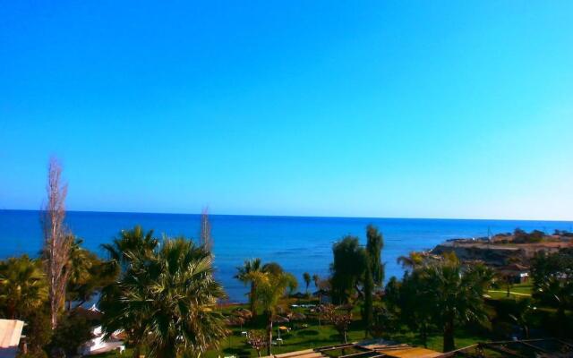 Andreas & Melanie Beach Hotel