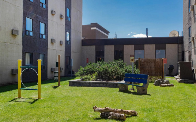 Travelodge by Wyndham Edmonton West