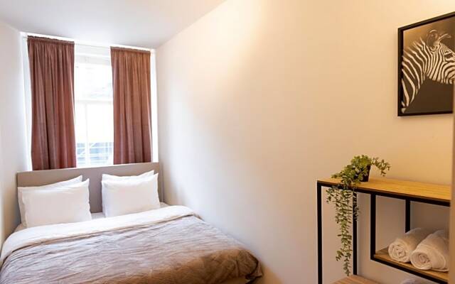 2 Bedroom Apartment - Canal View