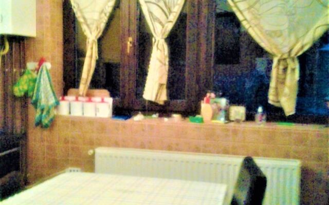 Leyla Guesthouse Castel