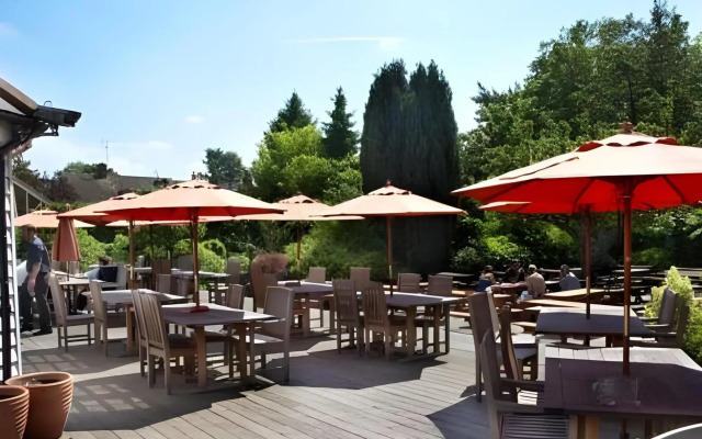 Riverside Inn