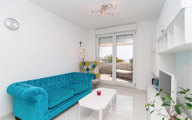 Apartment Split with Sea View 04