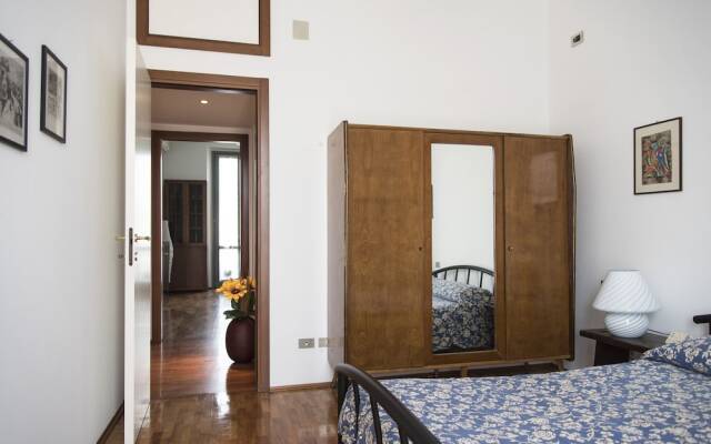 Bright & Cozy Flat near Navigli, Iulm, Tortona