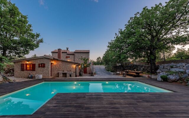 Villa Stone House Magarac
