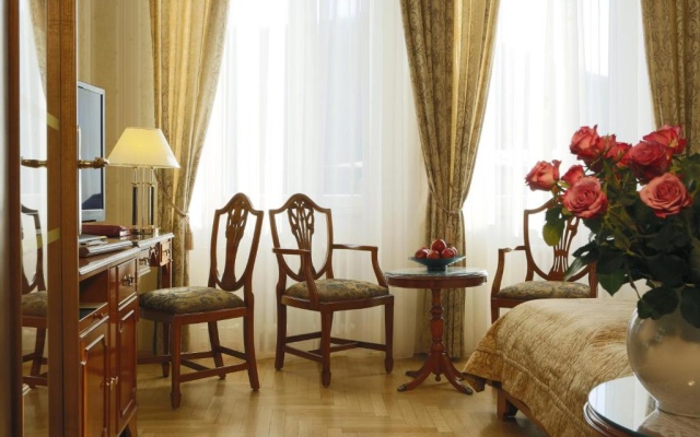 Standard Double room (full double bed) (bed type is subject to availability)