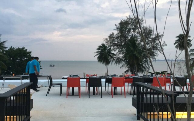 SEAnery Beach Resort