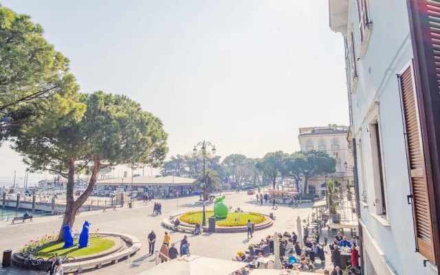 Romantic Coast View - Italian Homing