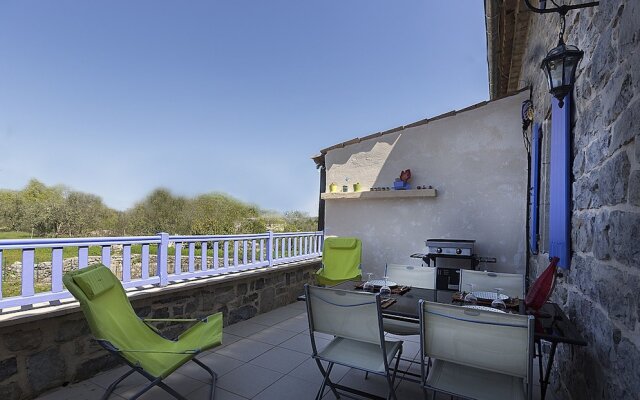 Mas de Guilhaumon côté hameau