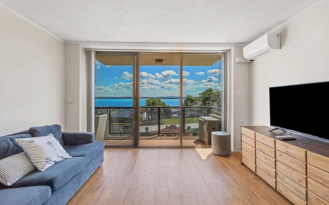 Portside 10 1 Donald Street – Guest Rooms – Nelson Bay