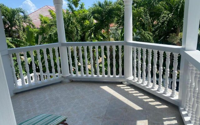 5-bed Villa and Pool in Runaway Bay, Jamaica