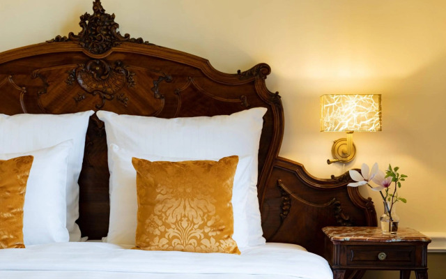 Schloss Lieser, Autograph Collection