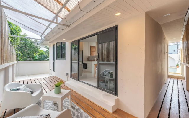 Stylish Rooftop Pool Villa Sea View V211