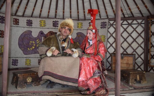 Blue Marmot Hostel&Tours