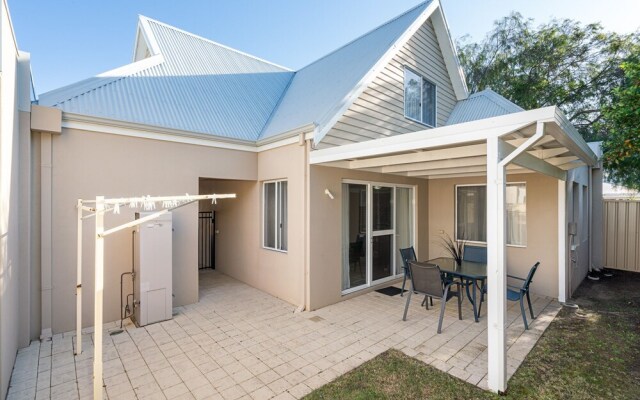 The Beach Hive - U51 Cape View Resort