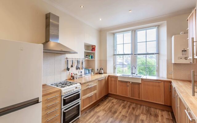 Guestready - Lovely 4BR Family Flat in Edinburgh's City Centre