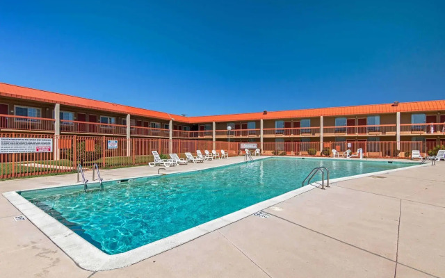 Budget Host Inn & Suites