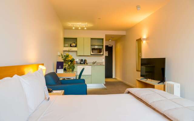 Astelia Apartment Hotel