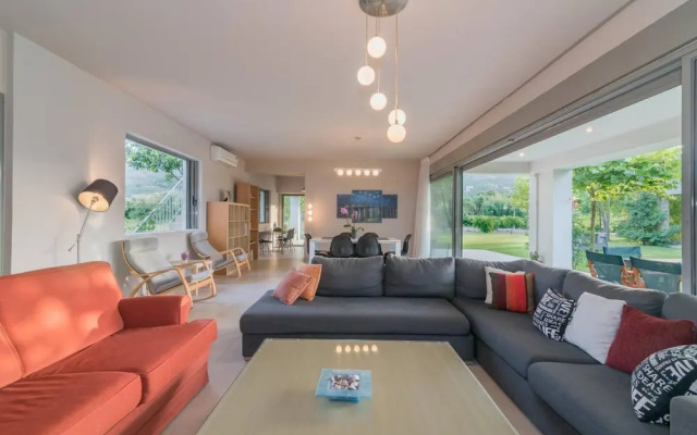 Villa Verano - Spacious 5-bdr & 5-bth Villa