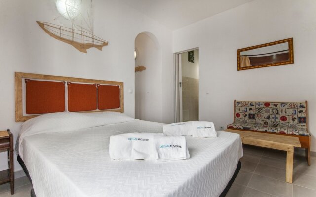 A13 - Ultra Central Studio