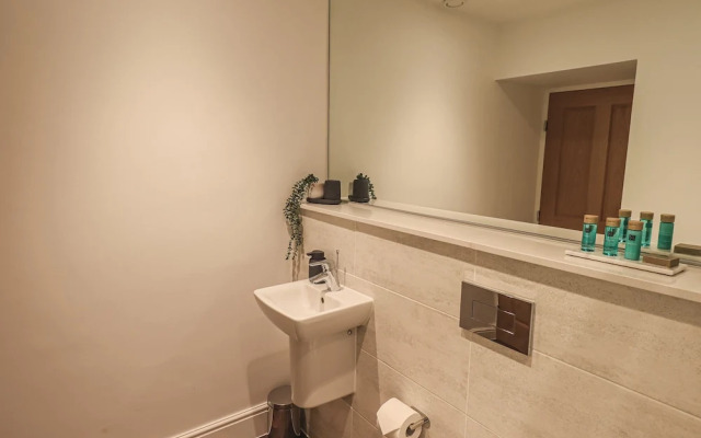 The Wilfred Suite Stone Cross Mansion