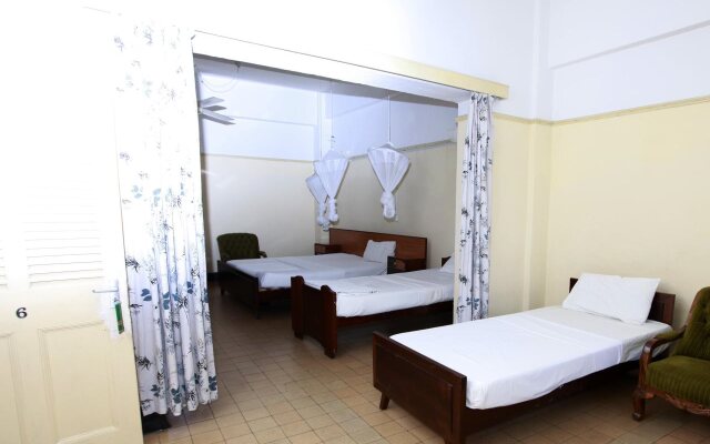 New Palm Tree Hotel