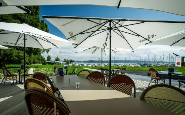 Hôtel Restaurant Port-Conty