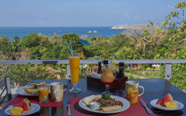 El Faro Beach Hostel
