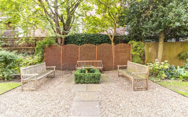 Modern 2 Bedroom Apartment in Chelsea