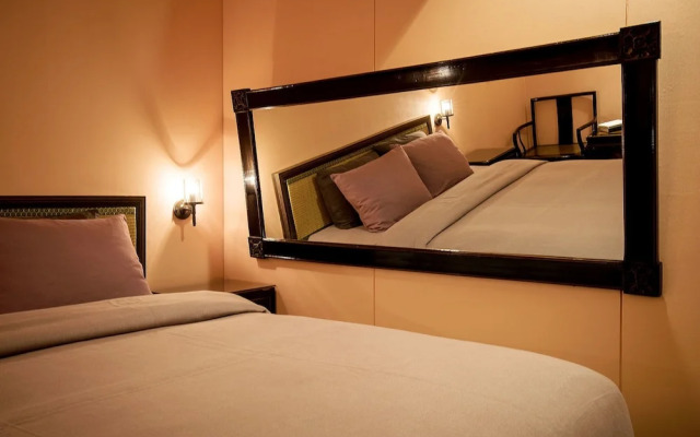 Nineth Hotel