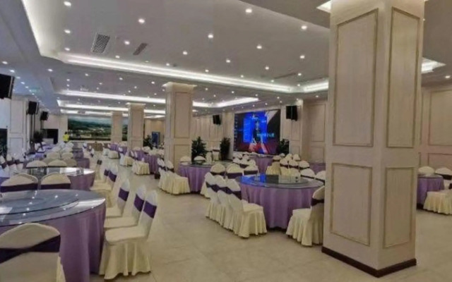 Fangyuan Holiday Hotel