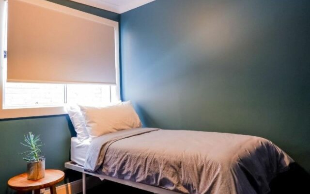Stoke Beach House - Hostel