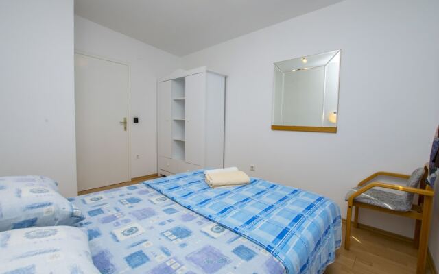 Apartment Neno Grebastica