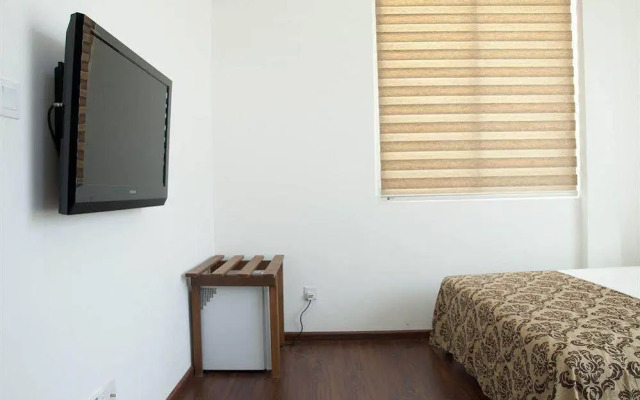 HolidayMakers Inn