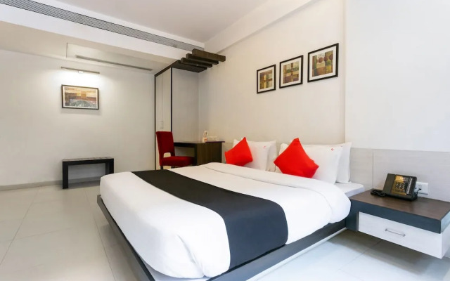 The Roa Hotel by OYO Rooms