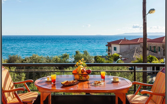 Sunset Serenity - Kardamili Seaside Getaway