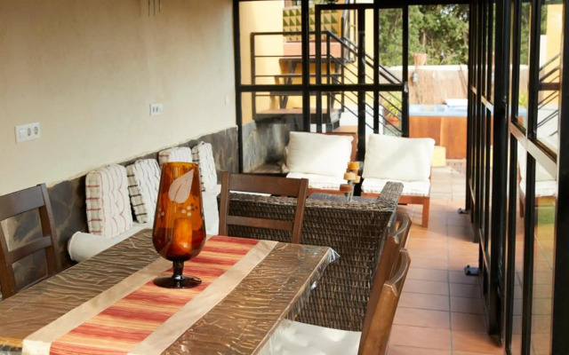 Amazing Vila close to Sitges, jacuzzi, swimming pool & exellent views