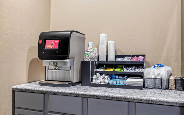 Super 8 by Wyndham La Crosse