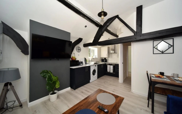 Silk Suite - Chester Road Apartments by Premier Serviced Accommodation