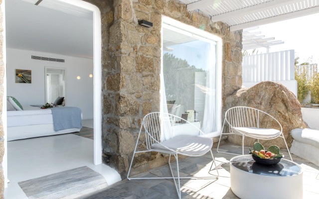 Ostraco Suites