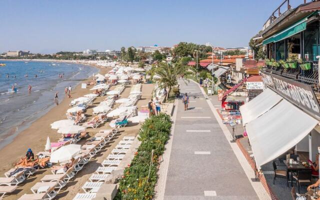Tropic Beach Club Side