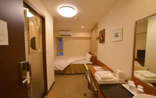 Okinawa Kariyushi LCH Izumizaki Kenchomae – Guest Rooms – Naha