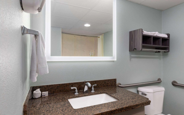 Baymont by Wyndham Creedmoor