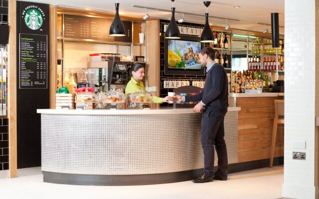 Holiday Inn London Brentford Lock by IHG