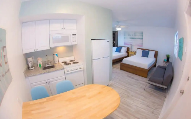 Florida Dolphin Motel Apartments