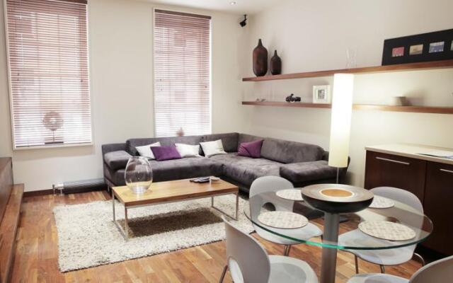 Stunning Triplex Hideaway In Central Covent Garden