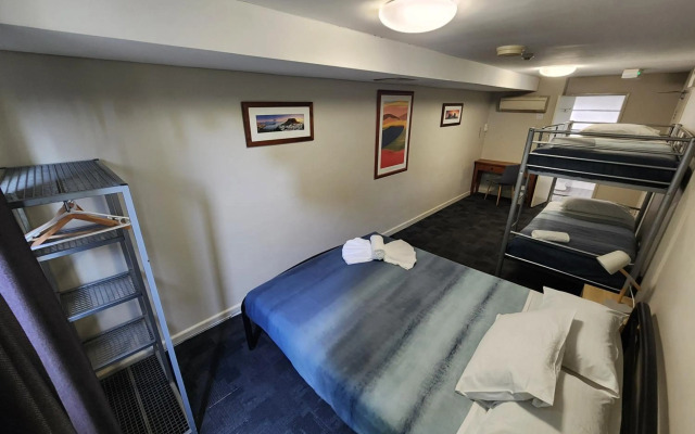 Big Backpackers Hostel